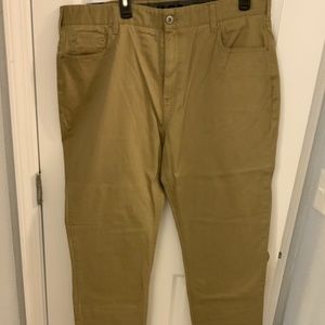 Men’s Khaki Pants